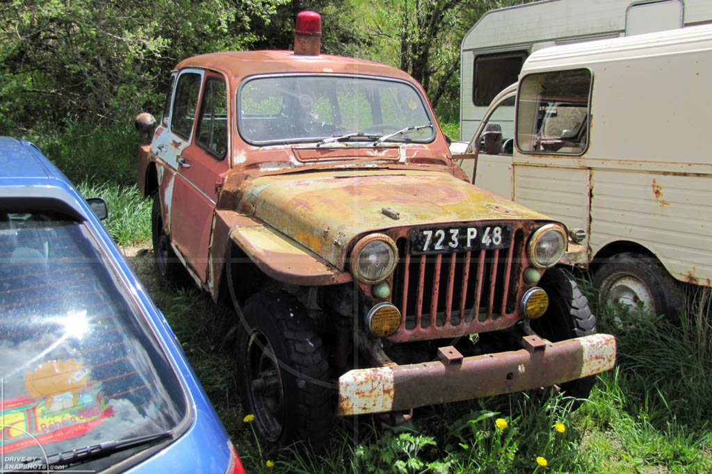 Jeep / Renault 4 Conversion | Drive-by Snapshots by Sebastian Motsch (2010)