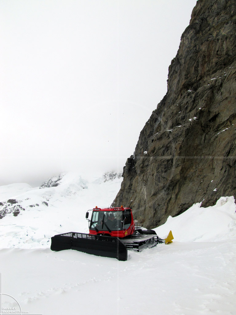 Kässbohrer Pistenbully Jungfraujoch | Drive-by Snapshots by Sebastian Motsch (2011)
