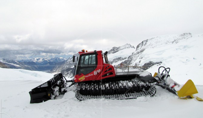 Kässbohrer Pistenbully Jungfraujoch | Drive-by Snapshots by Sebastian Motsch (2011)