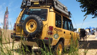 Land Rover Discovery Mk1 Camel Trophy | Drive-by Snapshots by Sebastian Motsch (2010)
