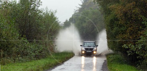 Hyundai Terracan in torrential rain | Drive-by Snapshots by Sebastian Motsch (2013)