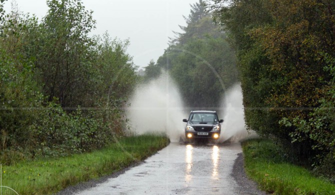 Hyundai Terracan in torrential rain | Drive-by Snapshots by Sebastian Motsch (2013)