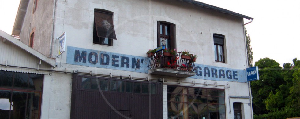 Modern Garage France | Drive-by Snapshots by Sebastian Motsch (2009)