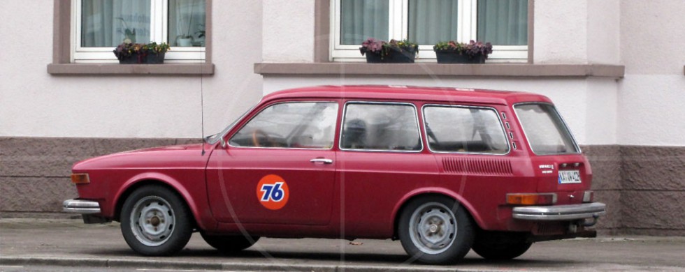 Volkswagen 412 Variant | Drive-by Snapshots by Sebastian Motsch (2010)