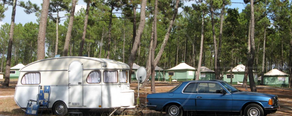 Mercedes-Benz W123 Coupe with Constructam Caravan | Drive-by Snapshots by Sebastian Motsch (2009)