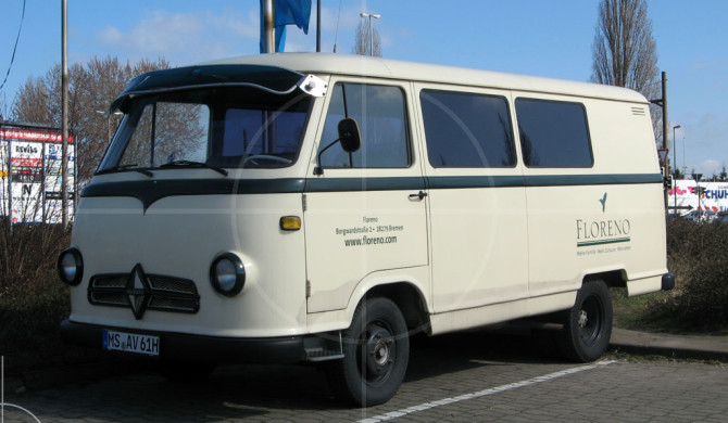 Borgward B611 | Drive-by Snapshots by Sebastian Motsch (2009)