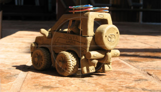 Toyota LandCruiser Clay 4x4 | Drive-by Snapshots by Sebastian Motsch (2007)