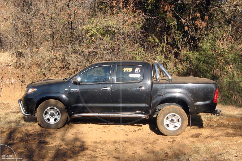 Toyota Hilux Double Cab 4x4 | Drive-by Snapshots by Sebastian Motsch (2007)
