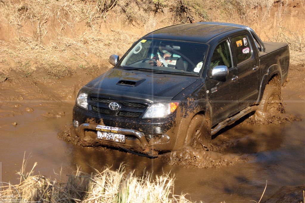 Toyota Hilux Double Cab 4x4 | Drive-by Snapshots by Sebastian Motsch (2007)
