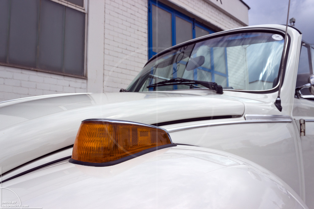 Volkswagen Käfer Cabrio | Drive-by Snapshots by Sebastian Motsch (2014)