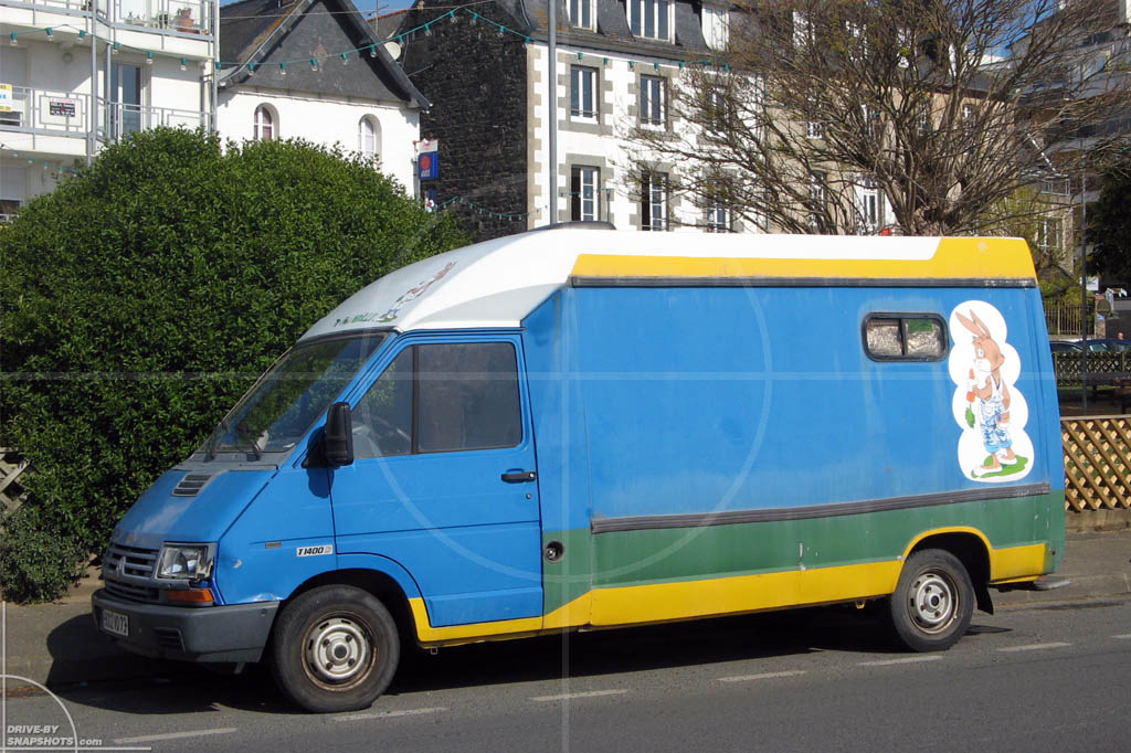 dbs Yellow and Blue Renault Trafic T1400 | Drive-by Snapshots by Sebastian Motsch (2014)