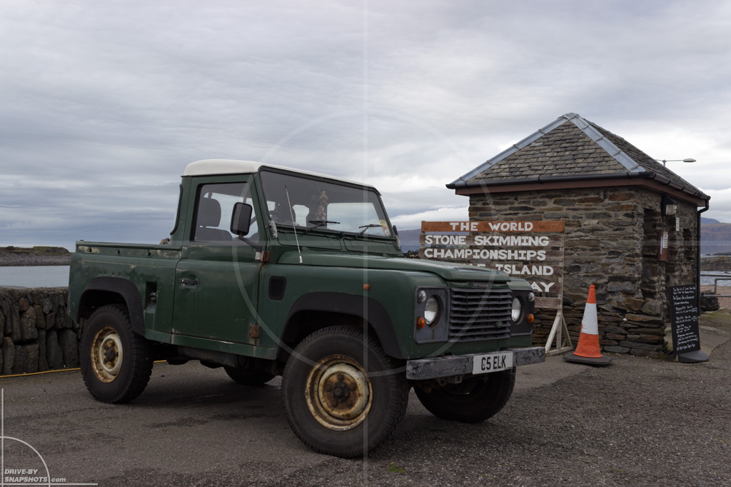 Land Rover Defender 90 | Drive-by Snapshots by Sebastian Motsch (2013)