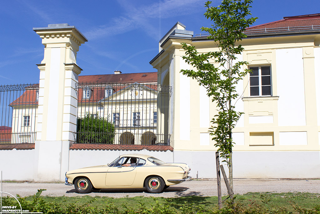 1963 Volvo P1800 at Schloss Freudenhain Passau | Drive-by Snapshots by Sebastian Mitsch (2014)