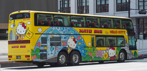 Suzuki Swift Sport and Hello Kitty coach Tokyo Station | Drive-by Snapshots by Sebastian Motsch (2017)