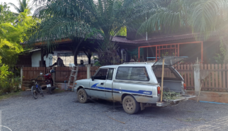 Mazda Familia 1400 pick-up Surat Thani Thailand | Drive-by Snapshots by Sebastian Motsch (2016)