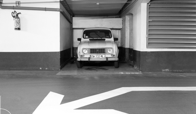 Renault R4 Nancy France | Drive-by Snapshots by Sebastian Motsch (2018)